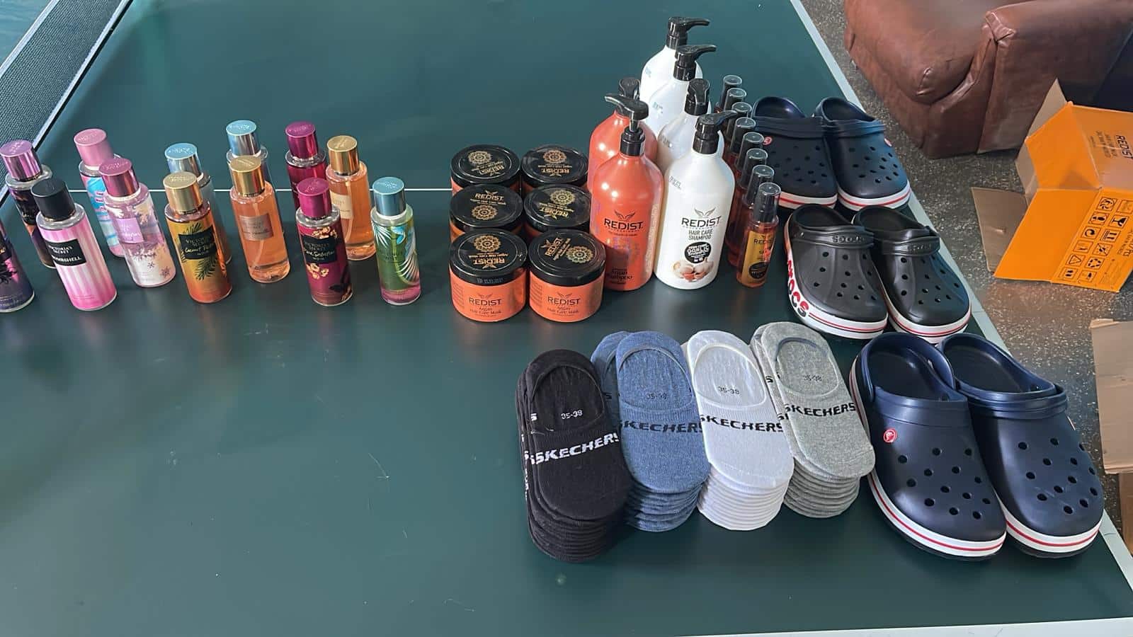 Acțiuni ale jandarmilor constănțeni: femeie cu produse contrafăcute și tineri cu substanțe psihoactive