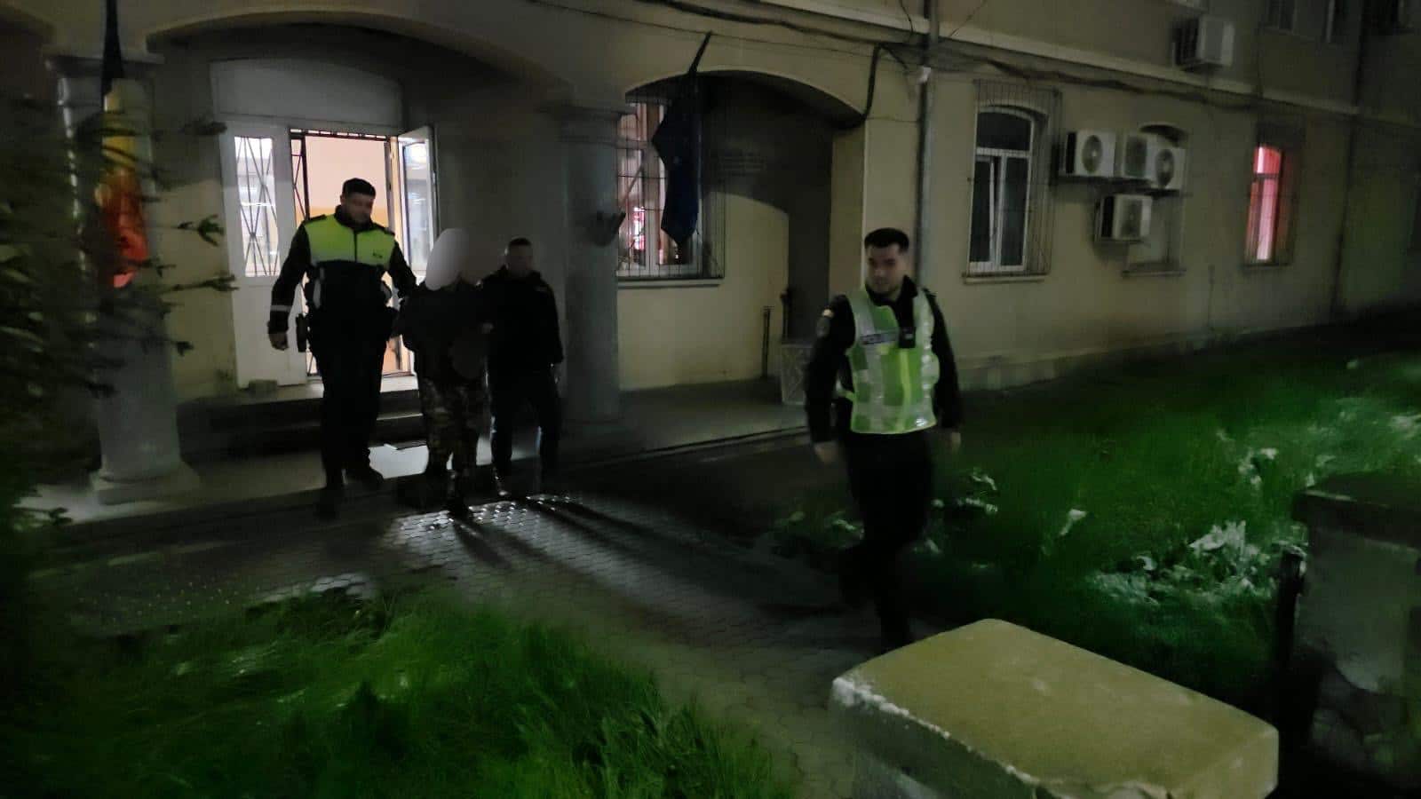 Bărbat de 44 de ani, reținut pentru că ar fi abuzat sexual o minoră de 12 ani