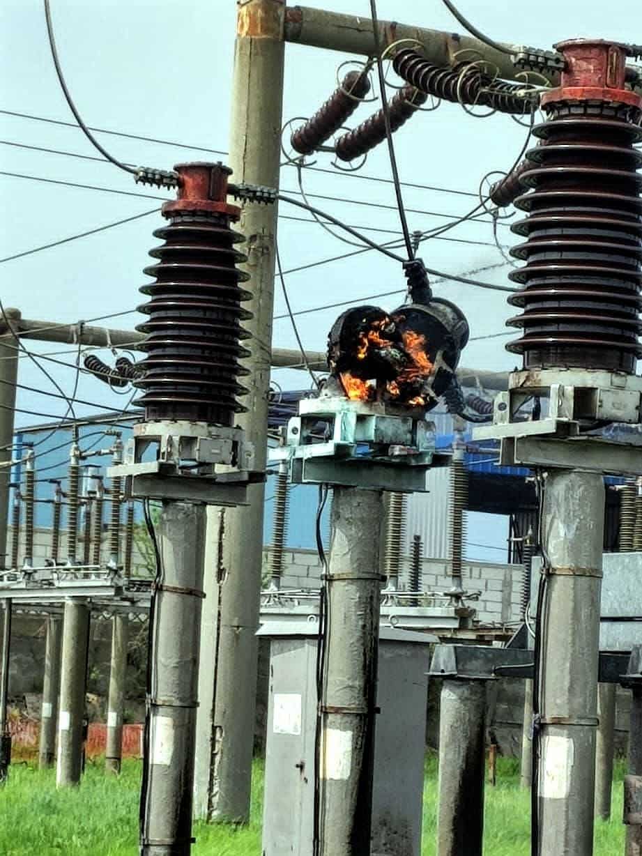 Fără energie electrică în Mangalia și stațiuni, după un incendiu la un transformator electric