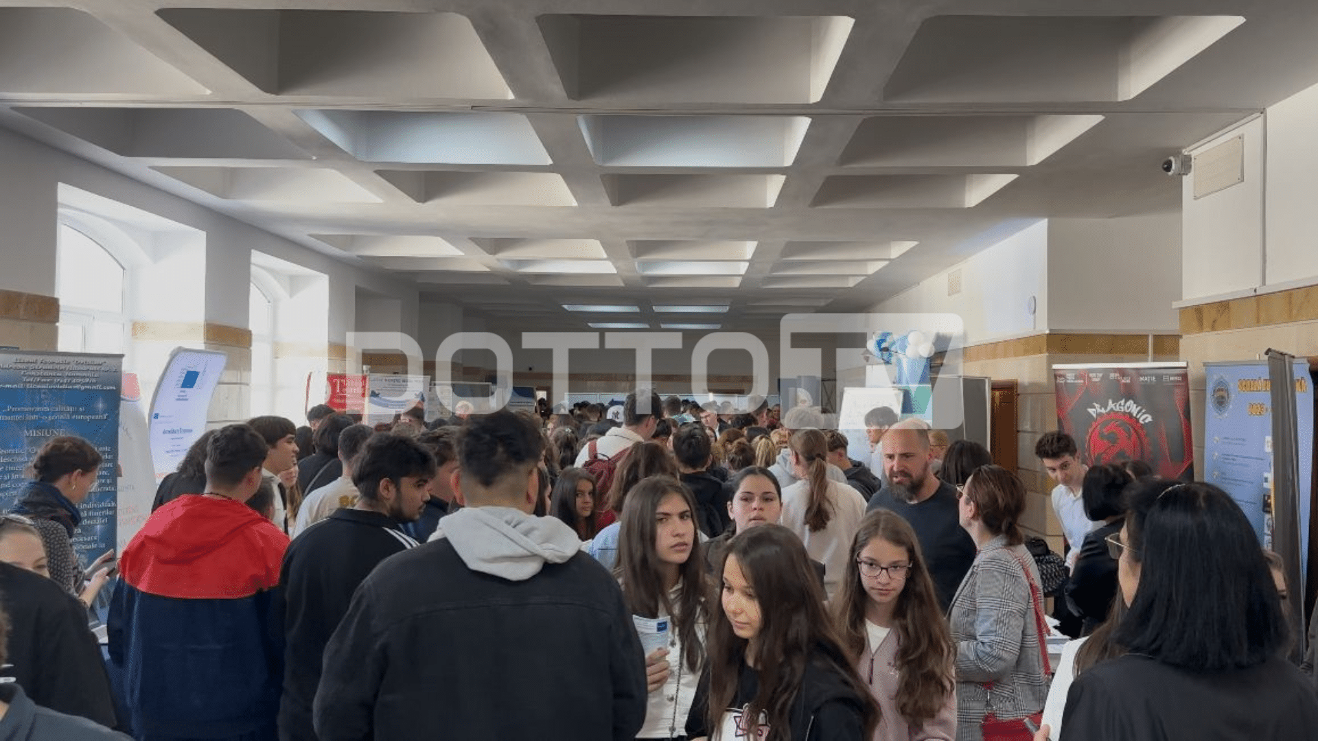FOTO: Elevii de clasa a VIII-a și a XII-a, față în față cu viitorul la ”EduCampus ”