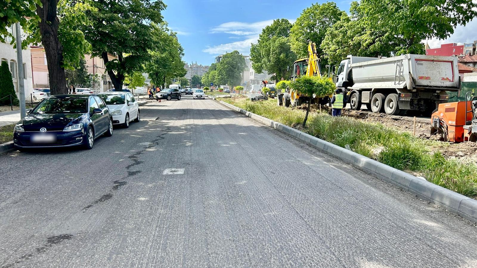 Lucrări de asfaltare pe bulevardul Mamaia, între străzile Patriei și Ion Rațiu. Traficul rutier va fi restricționat parțial