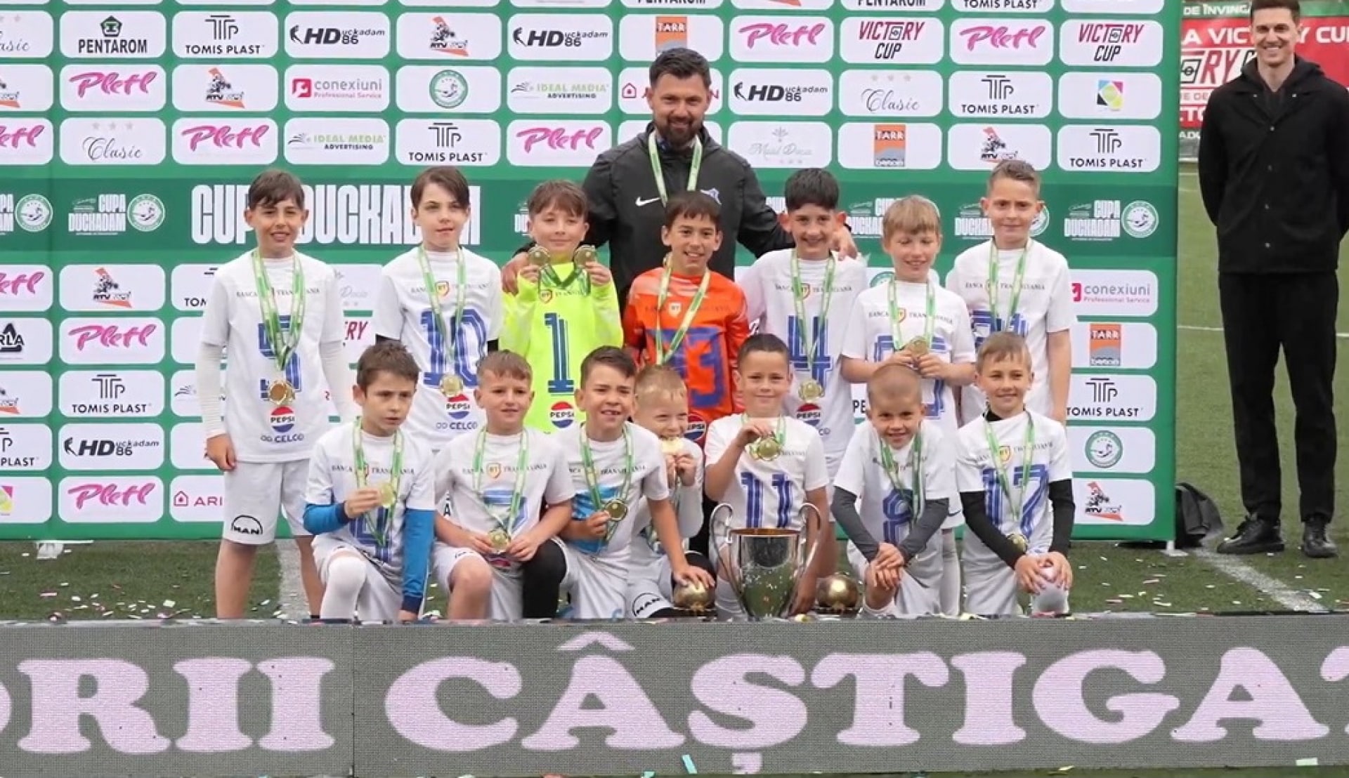Aur, argint și bronz pentru micii fotbaliști de la Academia Hagi! Performanțe remarcabile în turnee naționale