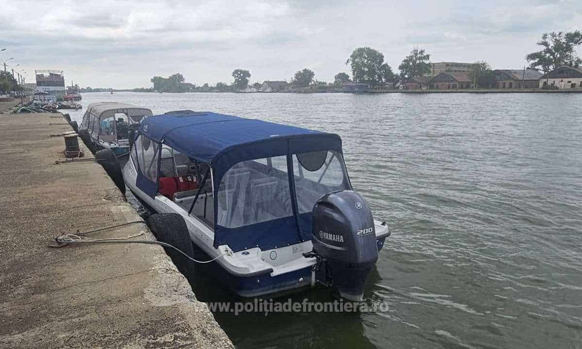 Motor de barcă furat în Marea Britanie, în valoare de 30.000 lei, găsit și ridicat de polițiștii de frontieră la Sulina
