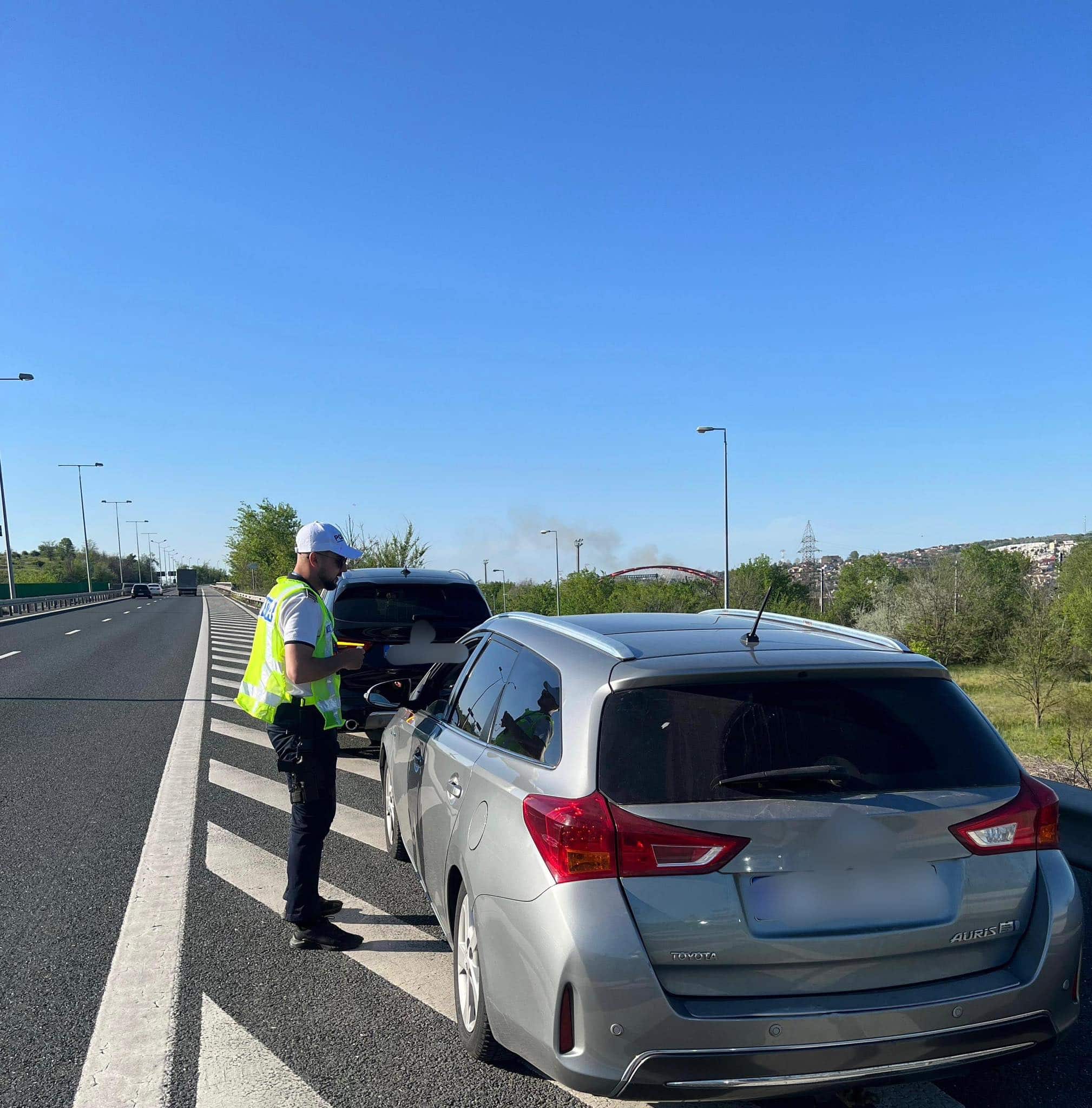 Comportament agresiv pe A2: Șoferiță amendată și lăsată fără permis
