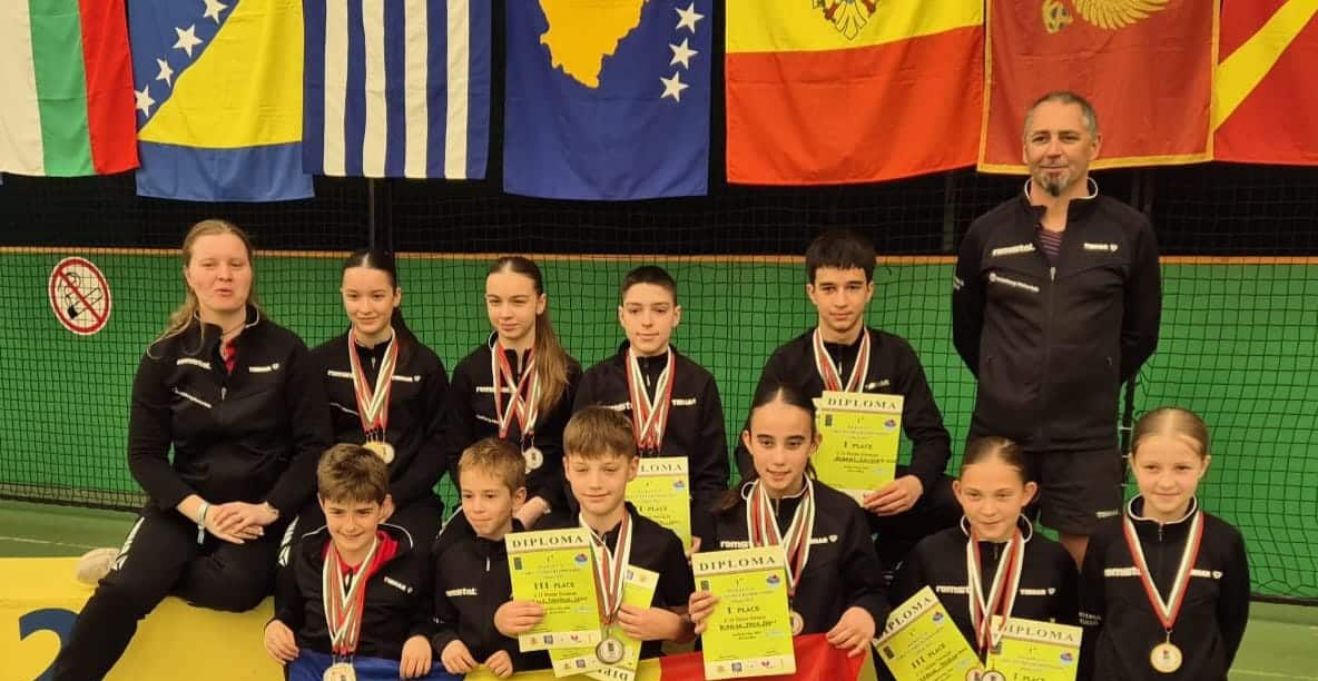 Aur și argint pentru juniorii LPS „Nicolae Rotaru” la Balcaniada de tenis de masă din Bulgaria