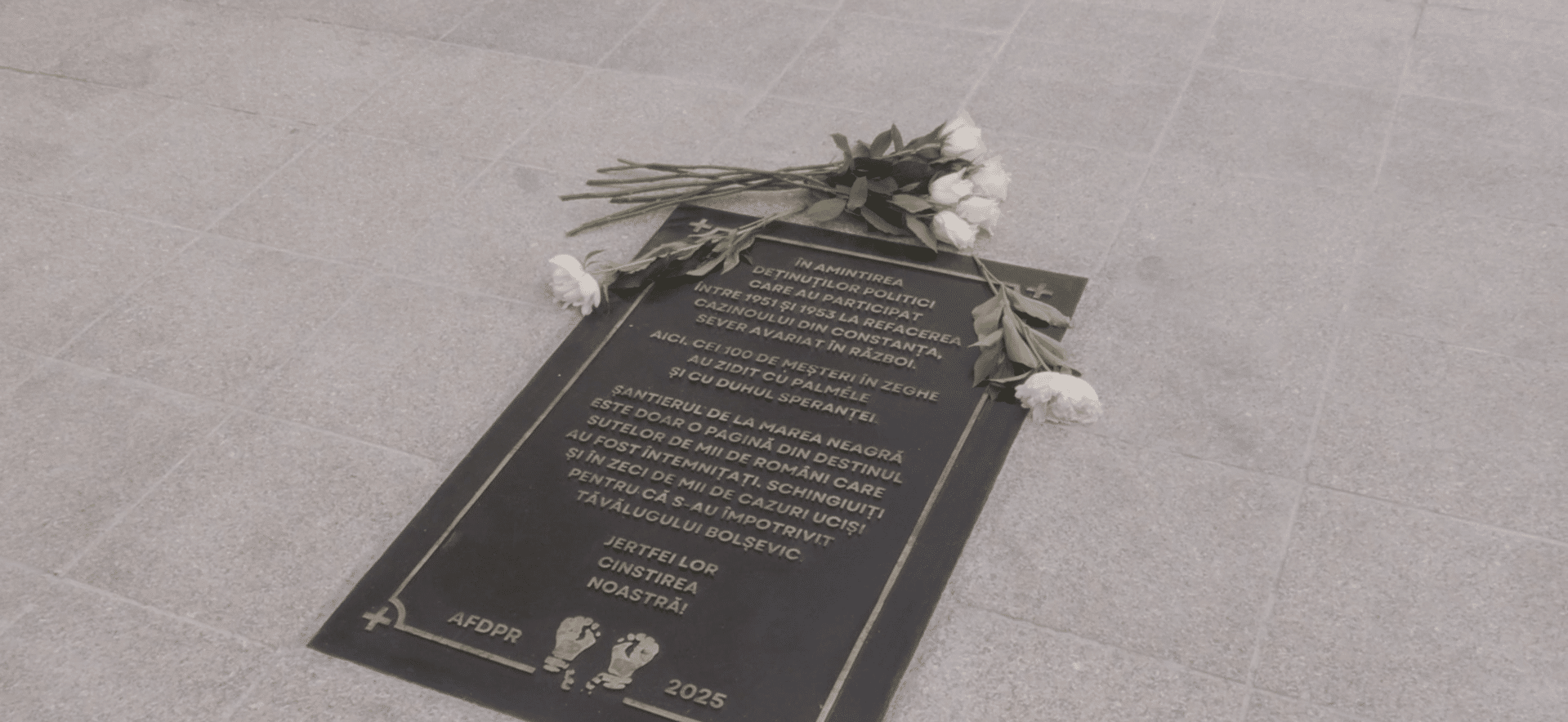 Placă memorială pe faleză în cinstea deținuților politici care au lucrat la Cazinoul din Constanța