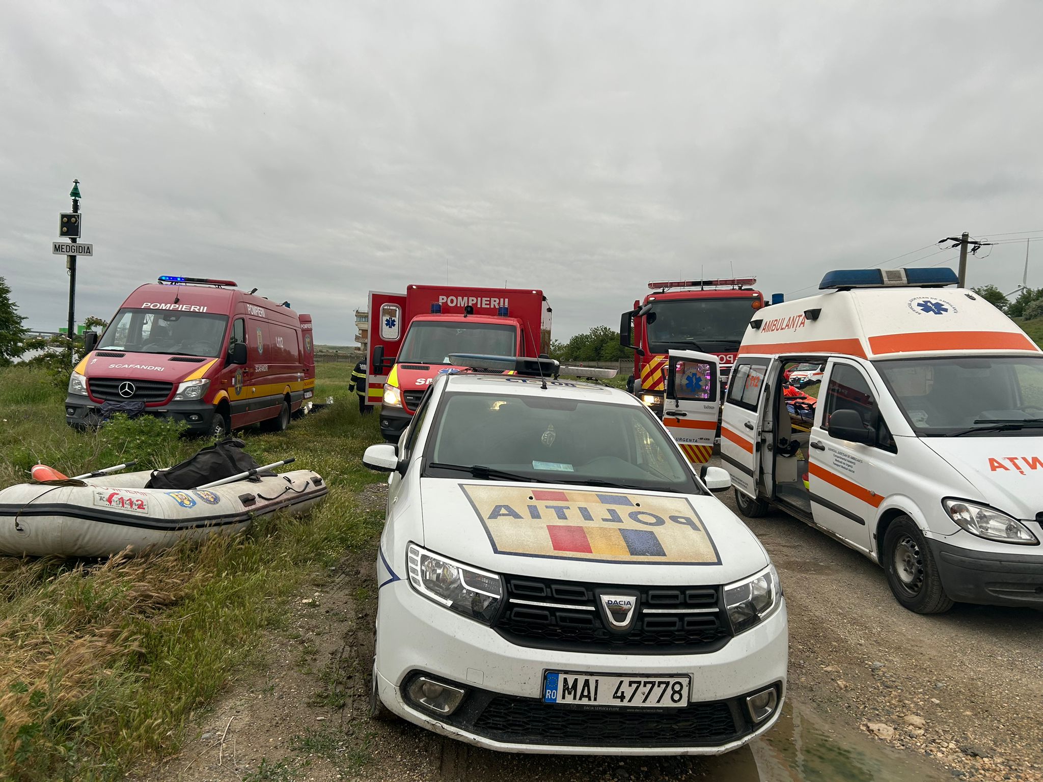 FOTO. Alertă în Portul Medgidia: tată și fiu au căzut în Canalul Dunăre-Marea Neagră