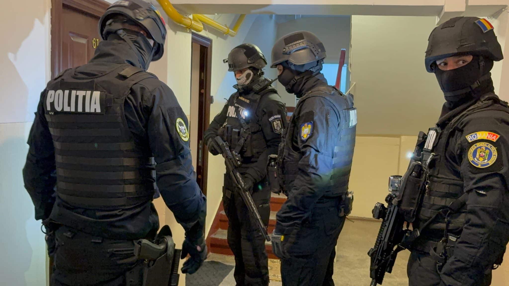 FOTO/VIDEO. Percheziții în Constanța și Călărași într-un dosar de proxenetism: cinci suspecți, audiați de poliție