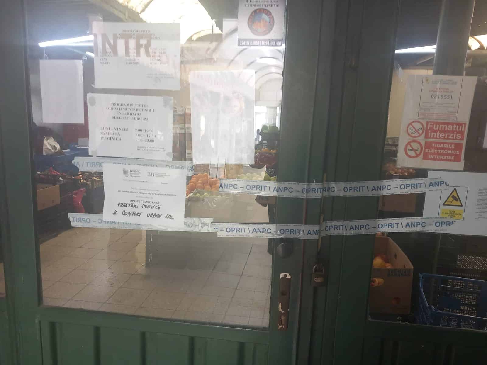 FOTO/VIDEO: Mizerie, rugină și pericol pentru sănătate, în Piața Unirii din Constanța. Activitatea a fost suspendată temporar