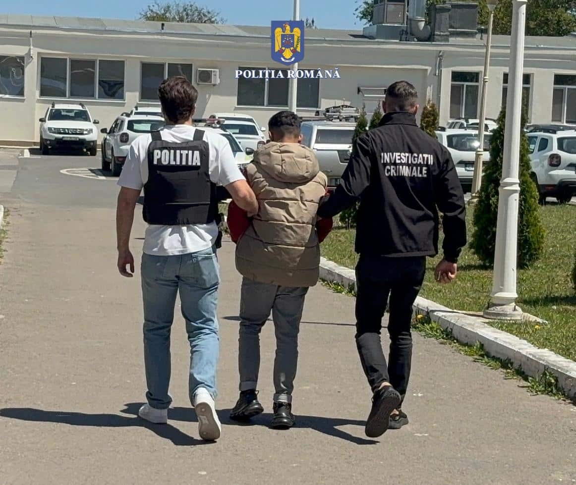VIDEO: Minor de 17 ani, arestat după un furt de 25.000 lei dintr-o firmă din Constanța