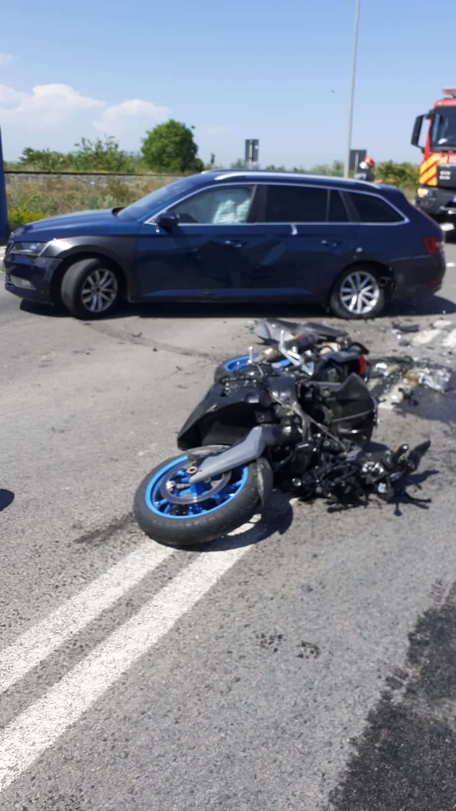 Accident grav între o mașină și o motocicletă, la Năvodari: o persoană inconștientă