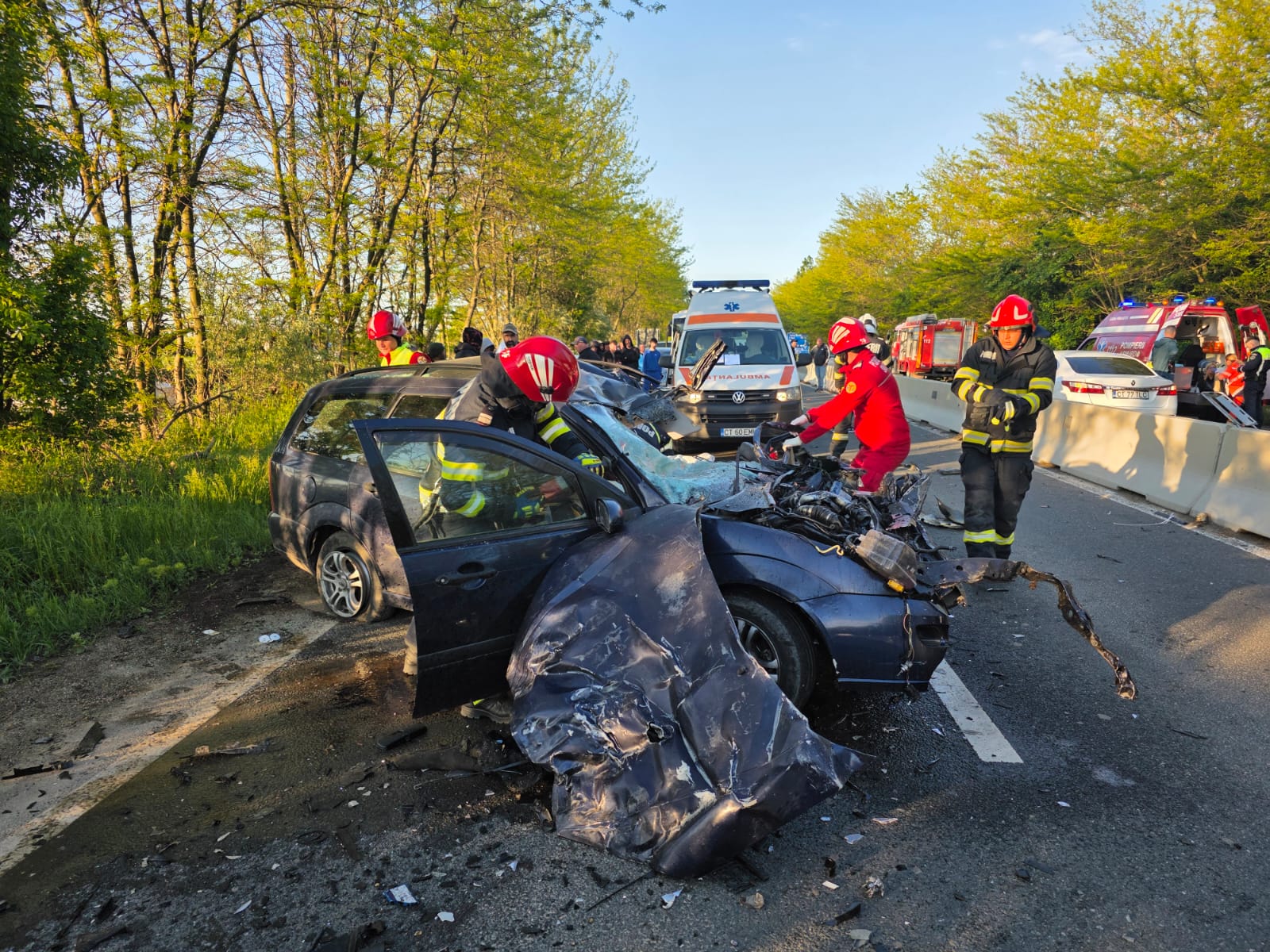 FOTO: Accident mortal între Costinești și Tuzla: trei mașini implicate, iar o persoană a decedat