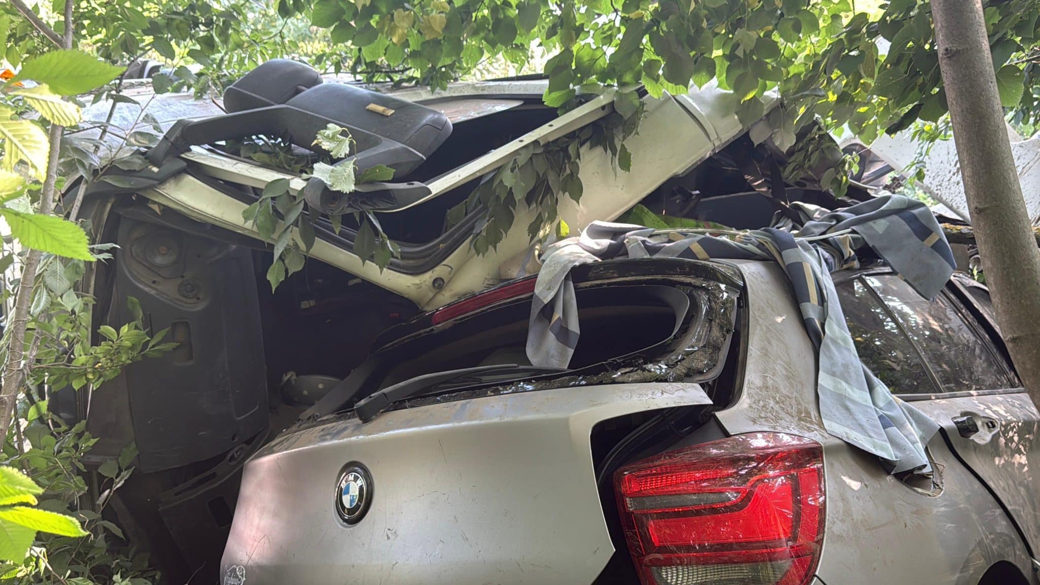 FOTO/VIDEO. Accident grav pe DN22, în Dealul Somovei: Șofer de tir decedat, mai multe victime