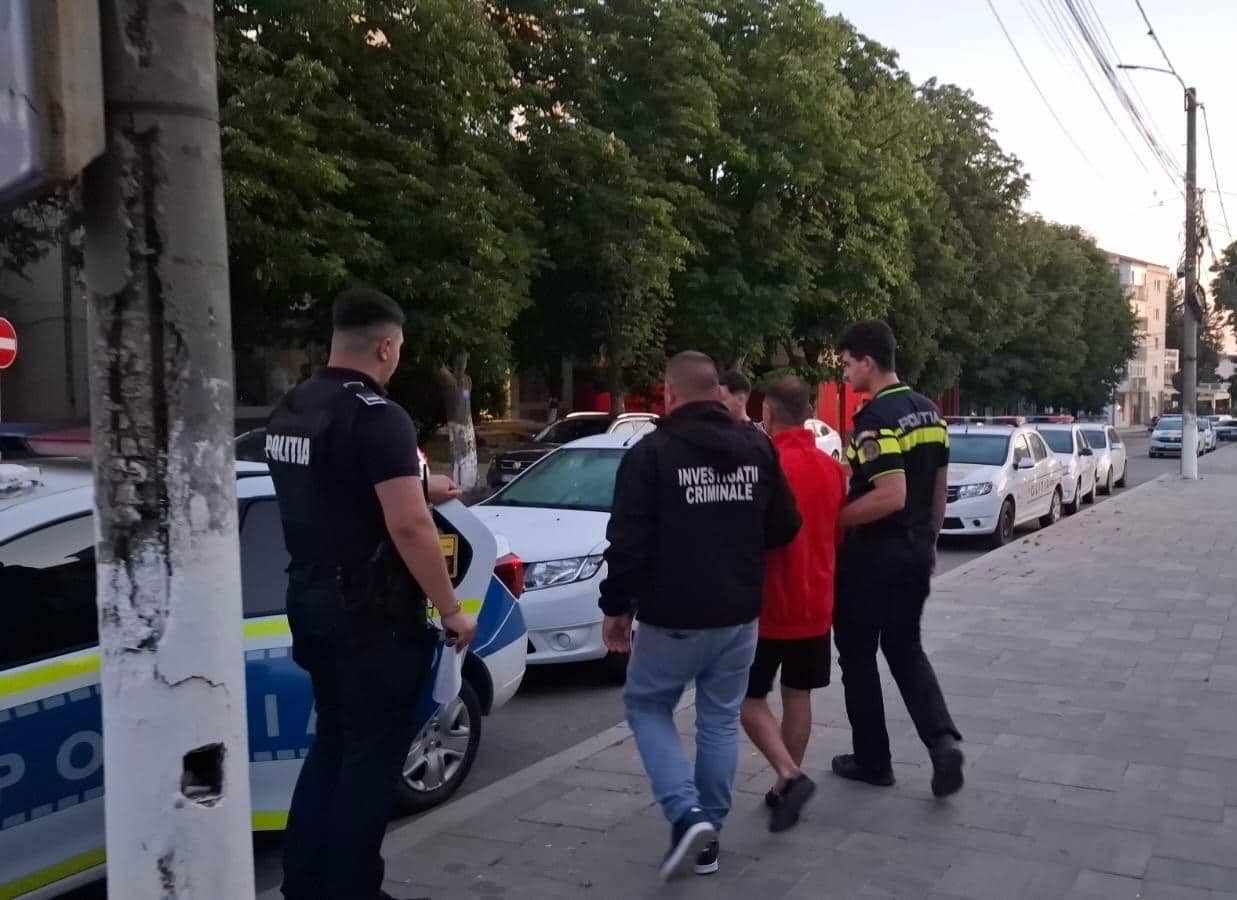 Bărbat reținut după ce a agresat un localnic din Lipnița împreună cu fiul său