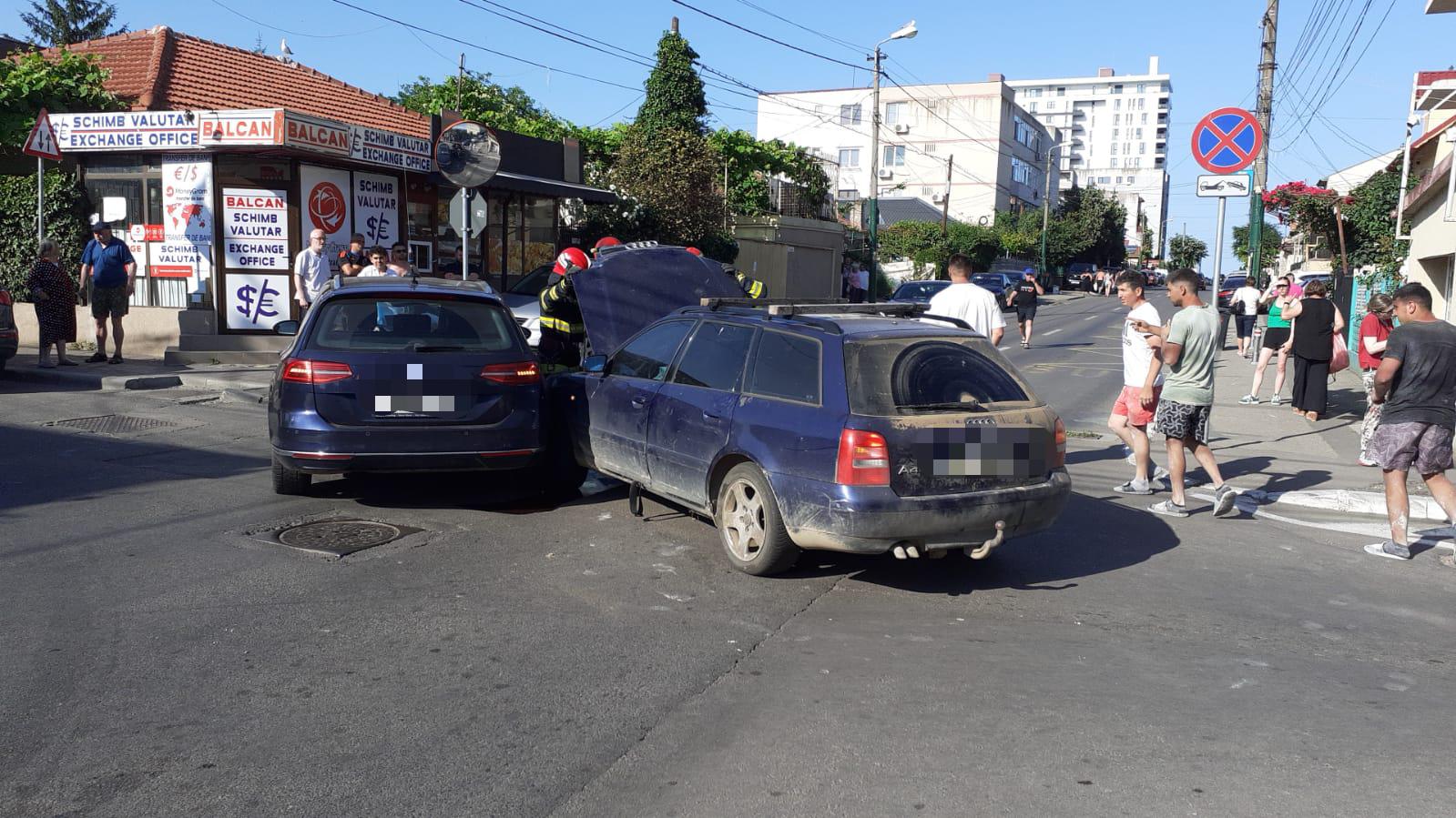 Accident rutier la intersecția străzilor Unirii cu Zorelelor:  o victimă transportată la spital
