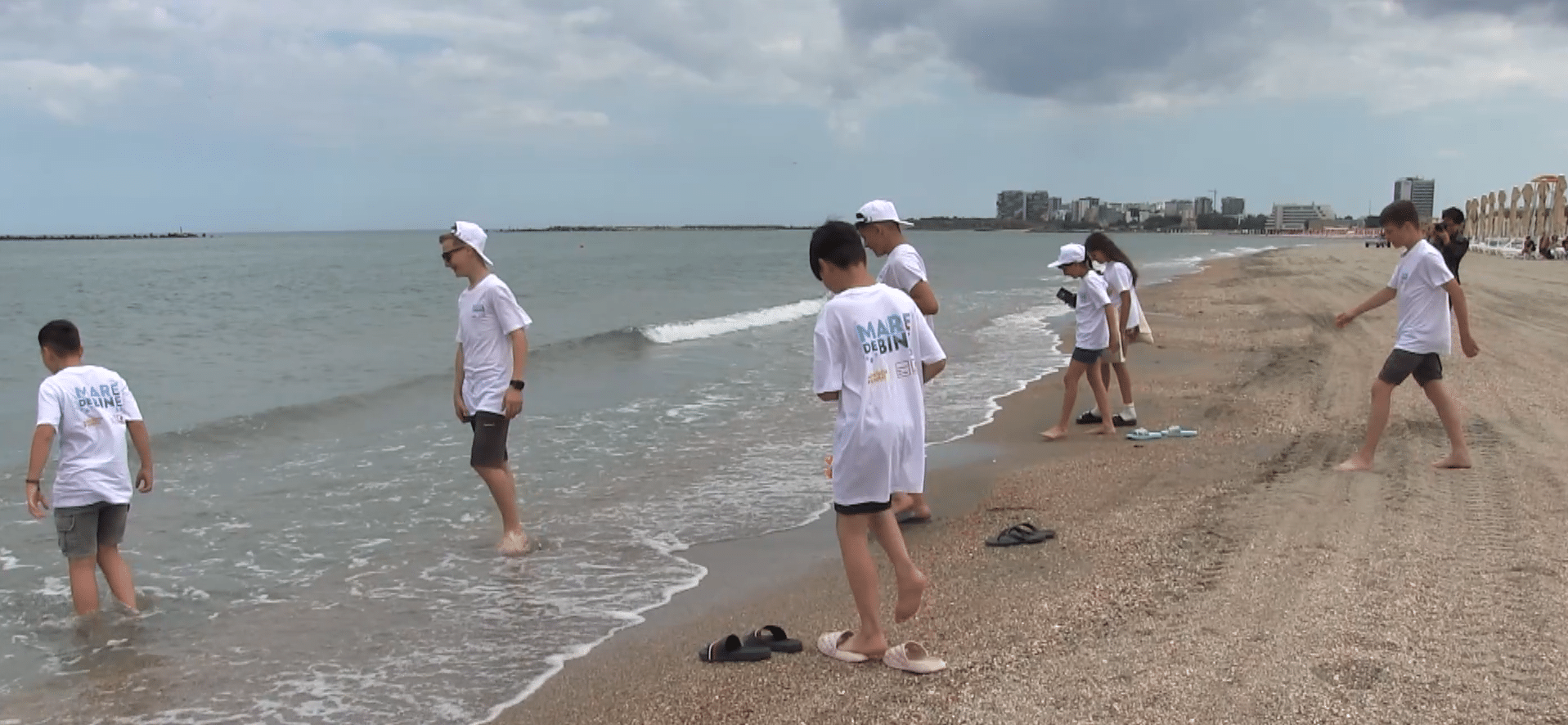 Vis împlinit de 1 Iunie: 30 de copii din Amara au ajuns pentru prima oară la mare