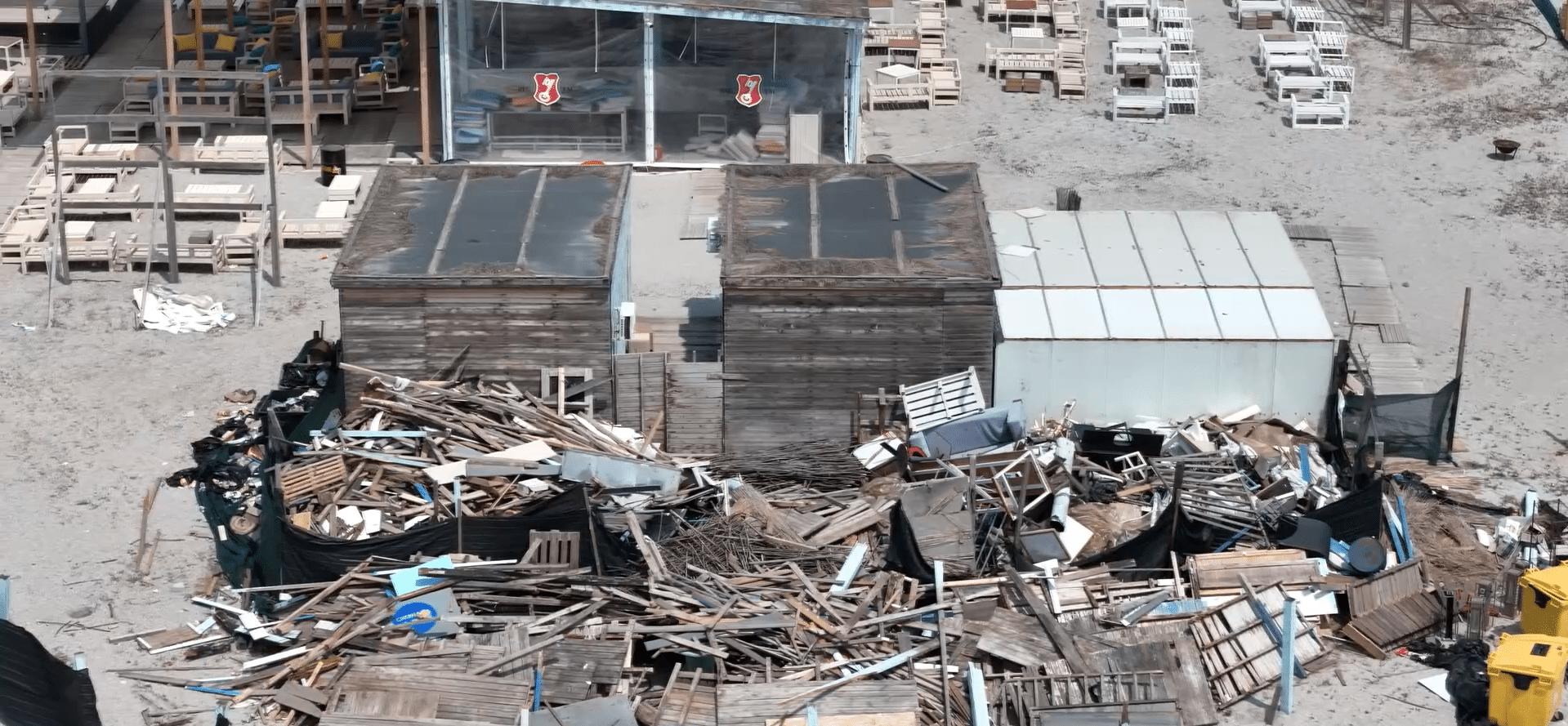 Start de sezon cu probleme: Unele plaje din Mamaia, nepregătite pentru turiști