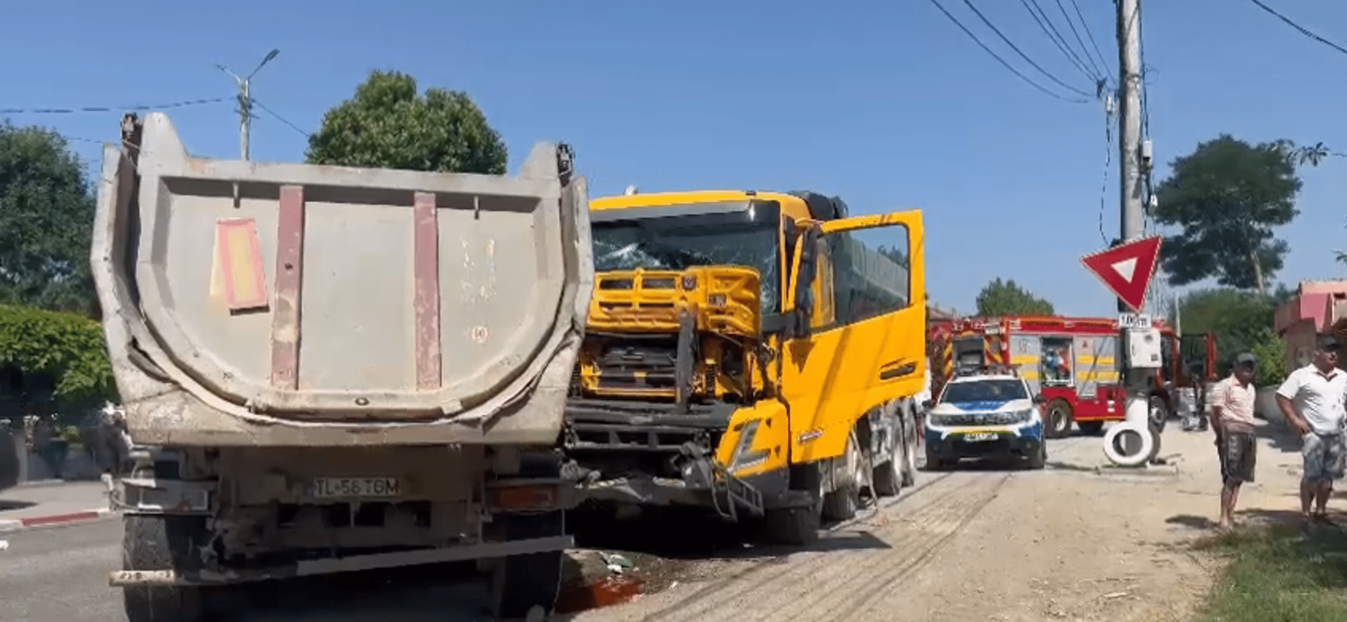 Accident grav la Mihail Kogălniceanu: Șapte vehicule implicate, printre care două TIR-uri