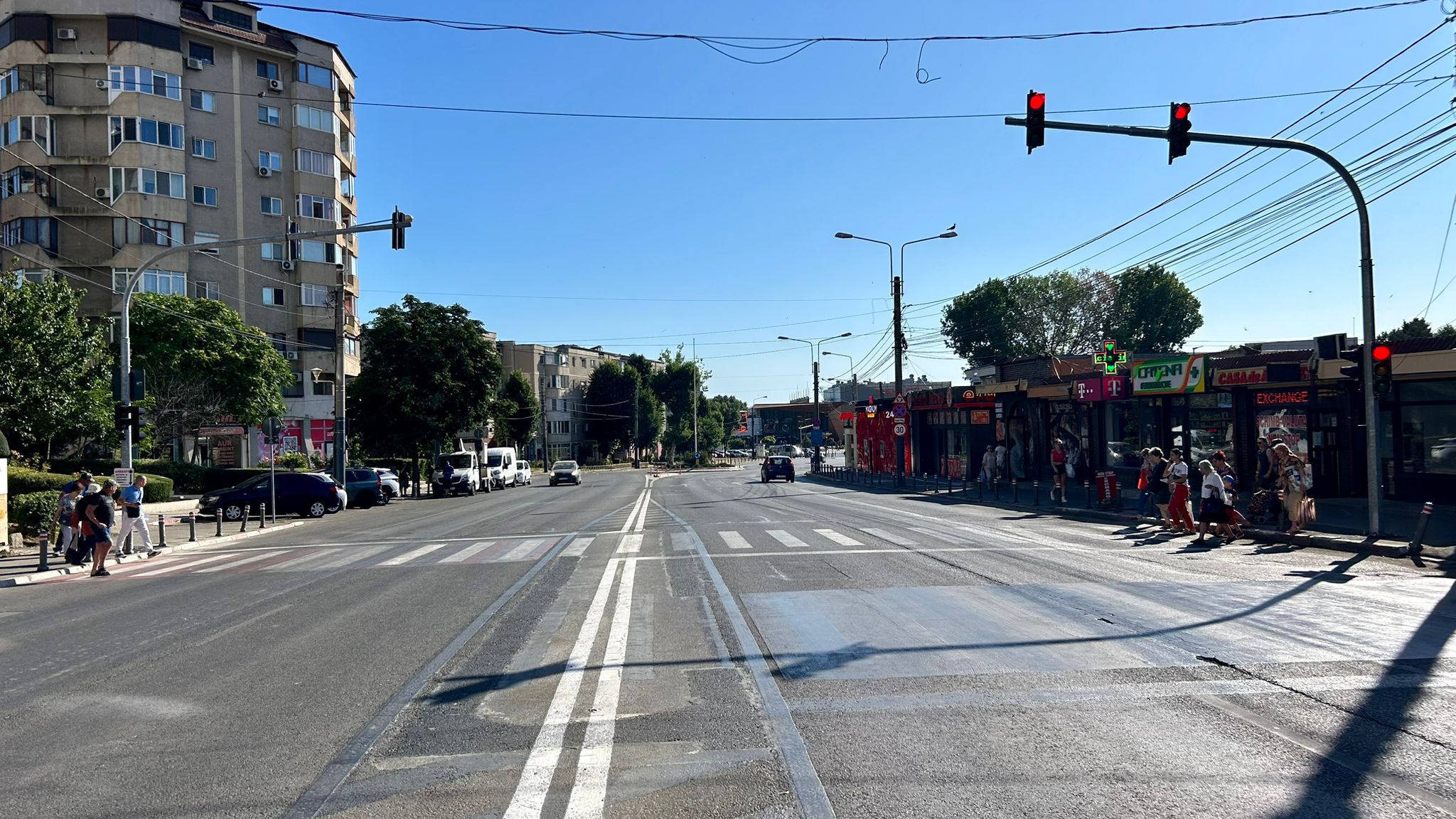 Semafor inteligent pentru pietoni pe Soveja, în dreptul pieței Tomis III din Constanța