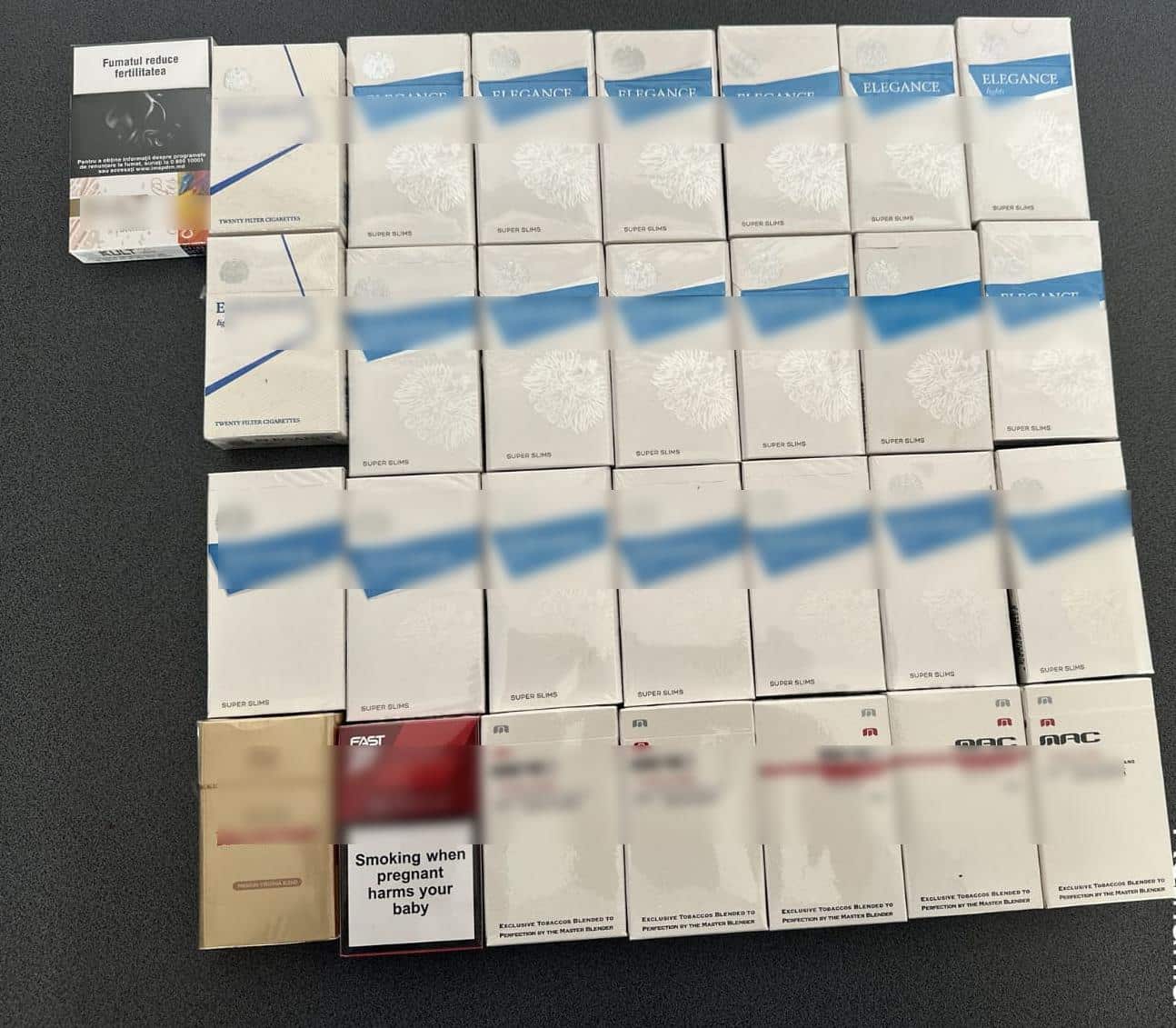 FOTO: Substanțe suspecte și țigări de contrabandă, descoperite de Poliția Locală Constanța în timpul unor controale