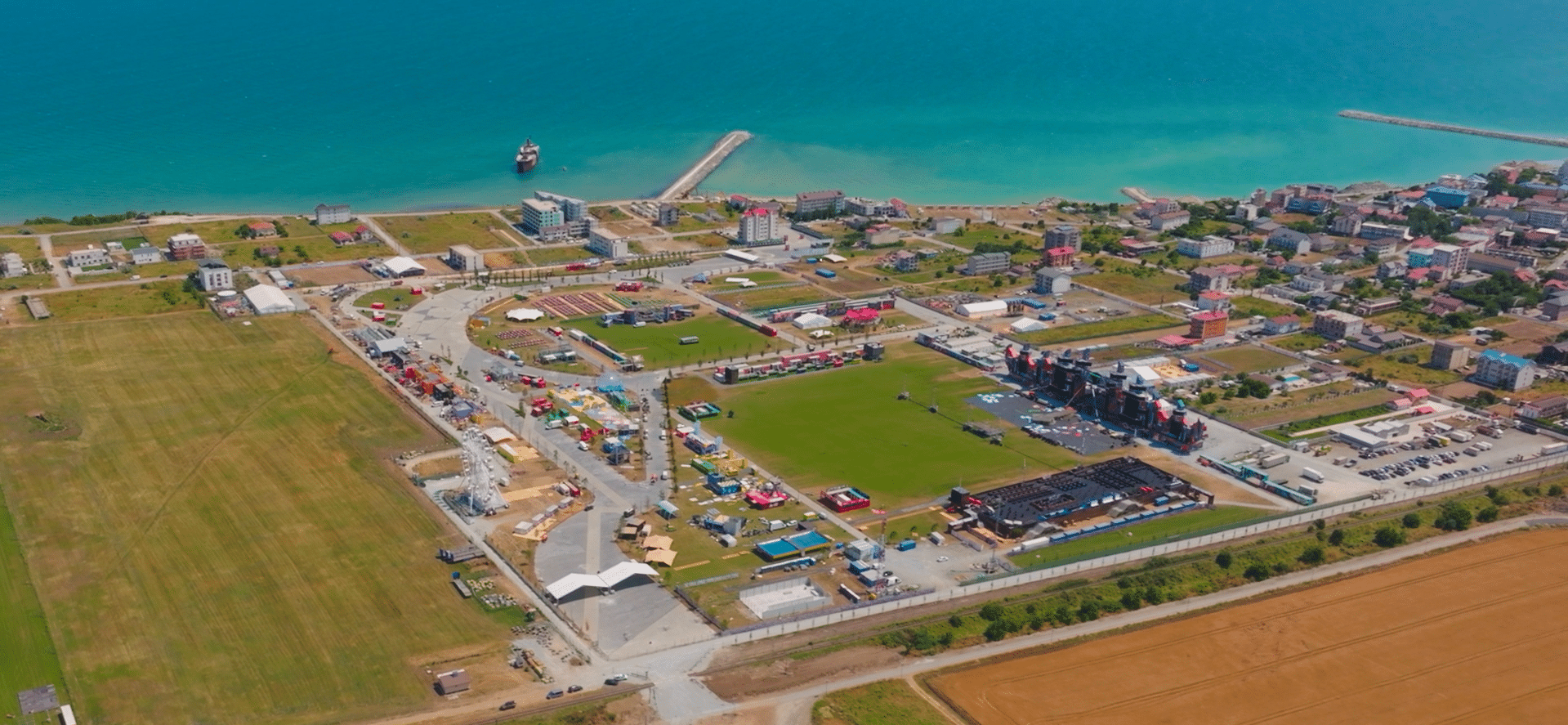 S-a dat startul la Beach, Please! 2025. Biletele pentru 2026, disponibile din 10 iulie