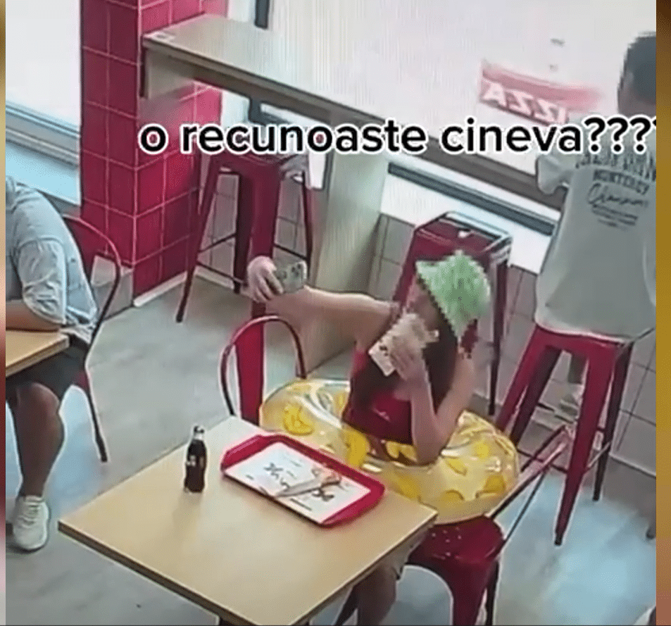 Fata cu colac: Apariție neobișnuită într-un fast food din centrul Constanței
