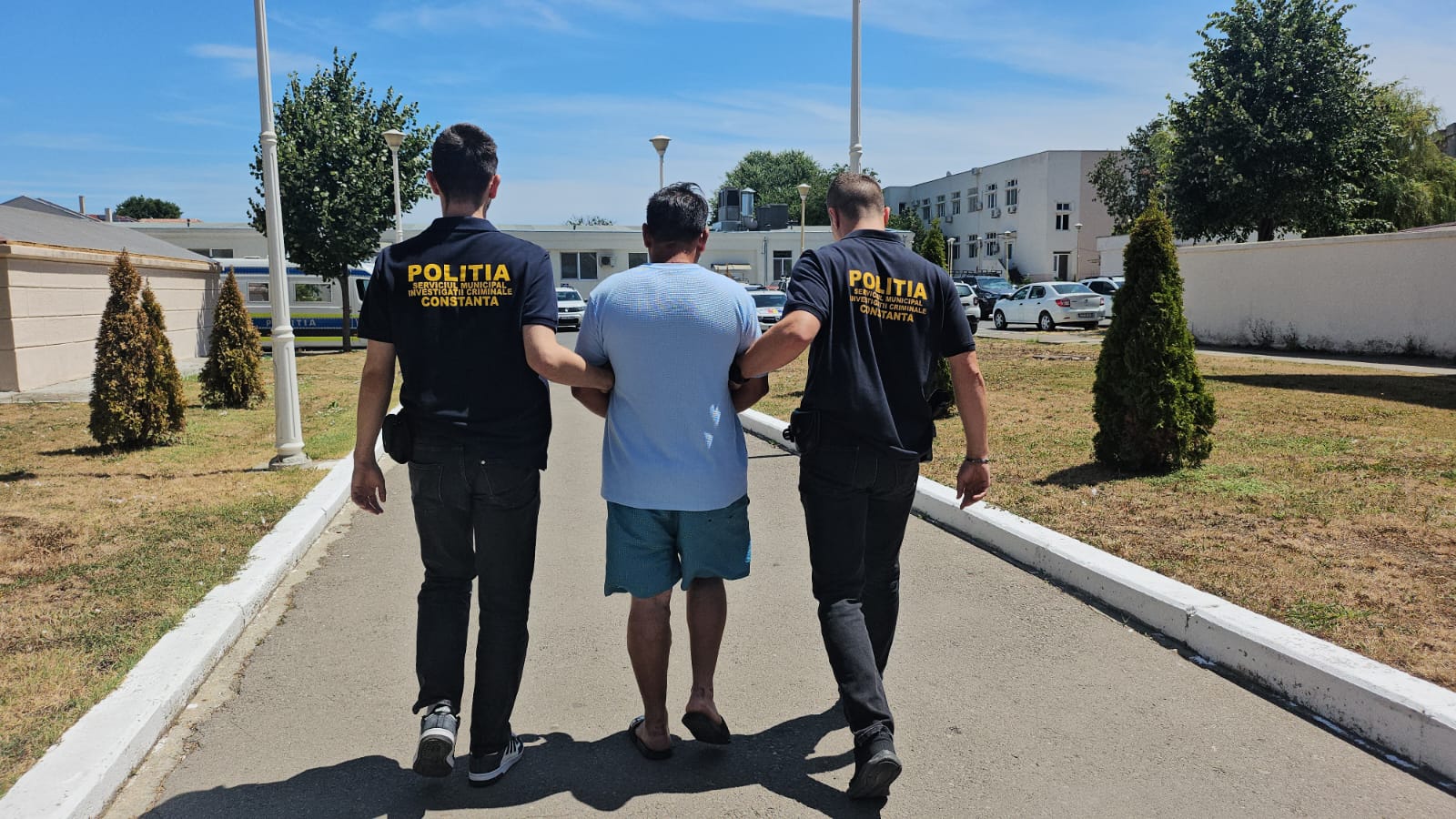 VIDEO: Bărbat de 37 de ani, arestat după ce a agresat și jefuit un constănțean pe bulevardul Tomis