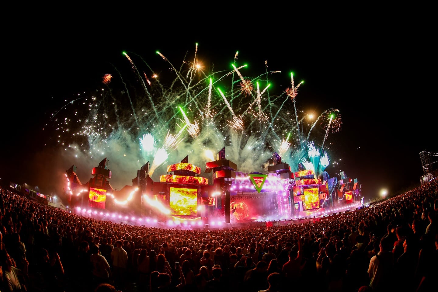 Show exploziv la Beach, Please! 2025: Young Thug, Yeat și Swae Lee au ridicat scena în picioare