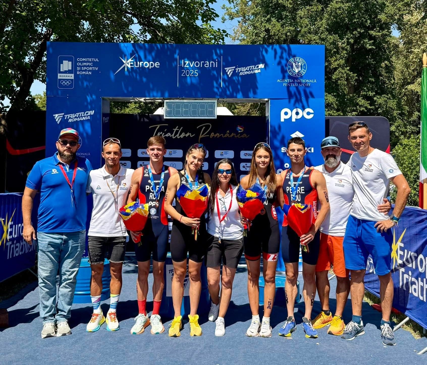 Carol Popa și Raul Petre, alături de echipa României, au cucerit medalia de bronz la Cupa Europeană de Triatlon Juniori