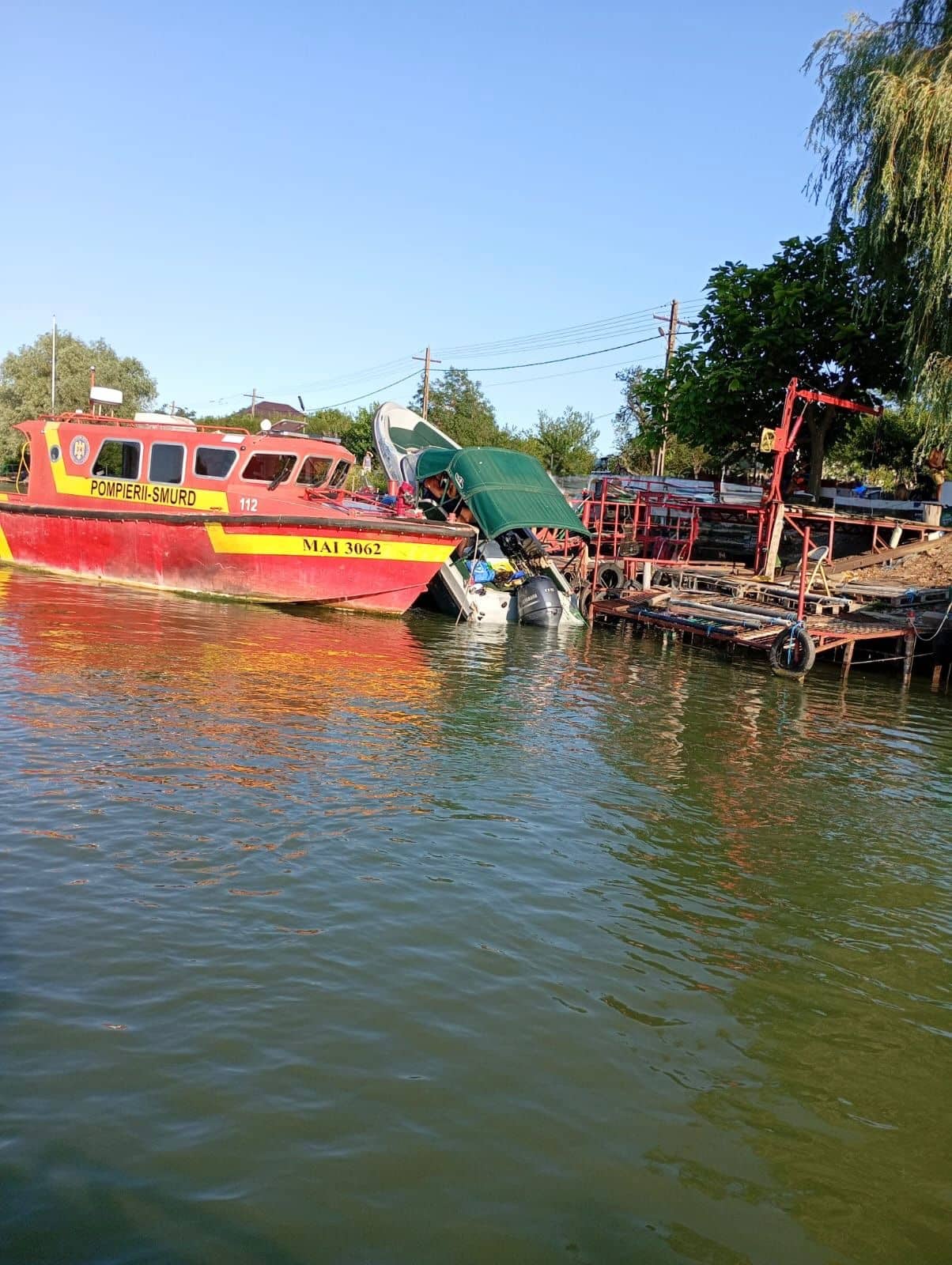 Accident naval la Crișan în Delta Dunării: O persoană a căzut în apă, patru persoane evaluate medical
