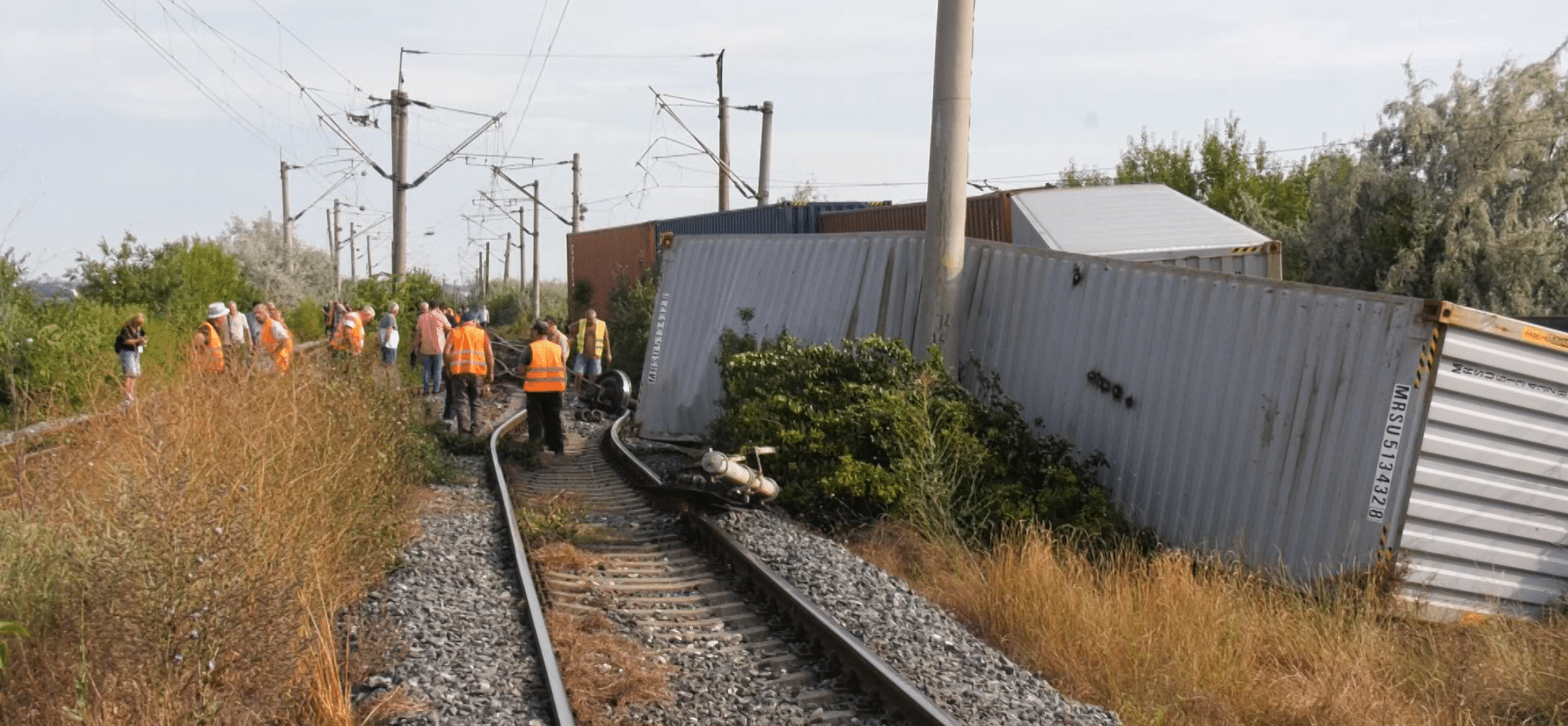 Tren de marfă deraiat la Agigea. Circulație întreruptă, turiști blocați în gări