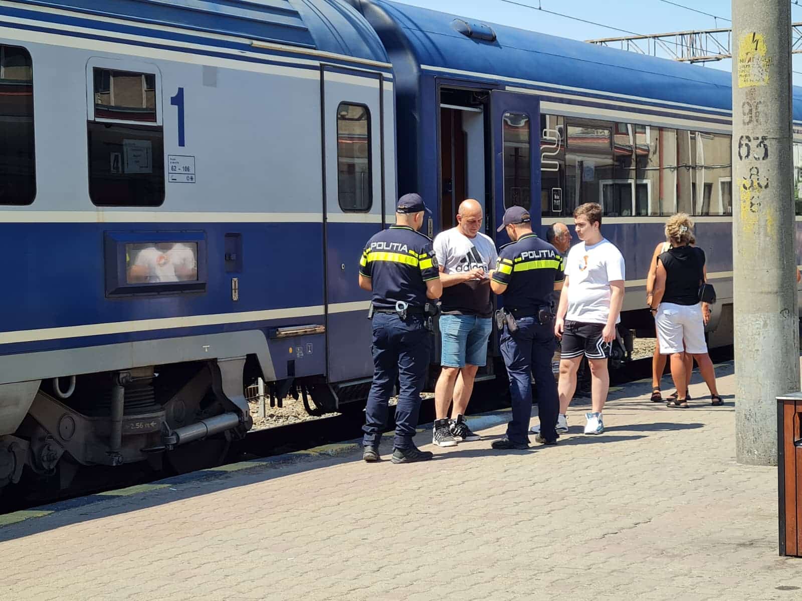 FOTO. Polițiștii și CFR Constanța, acțiuni comune pentru siguranța călătorilor: peste o sută de sancțiuni aplicate