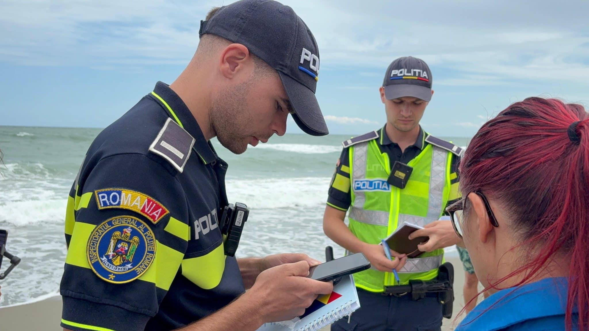 Steag roșu pe plajele din sud: Salvamarii și polițiștii continuă acțiunile de prevenire a înecurilor