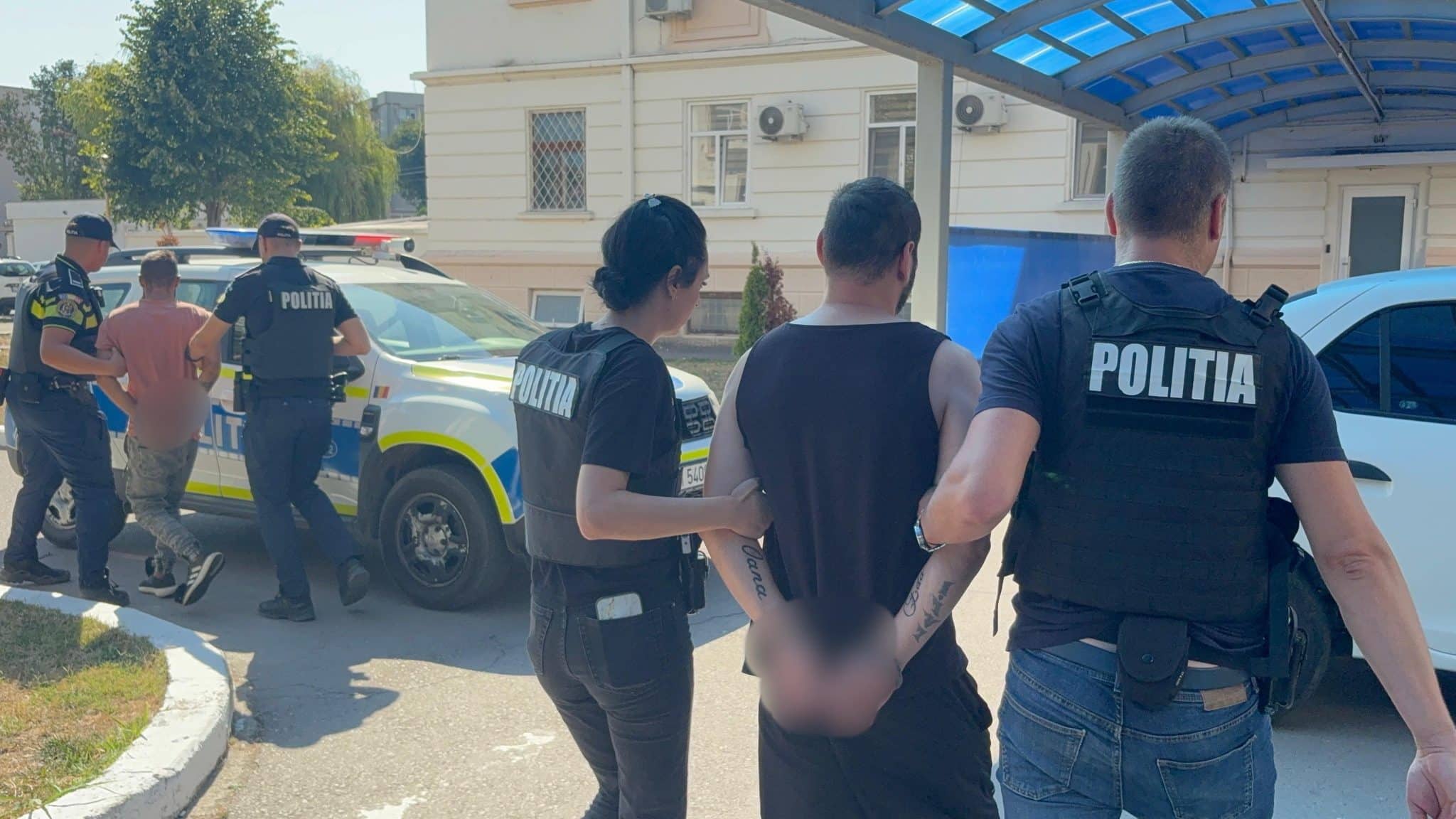 FOTO/VIDEO. Doi bărbați reținuți după ce au furat bani și ceasuri dintr-un hotel din Eforie