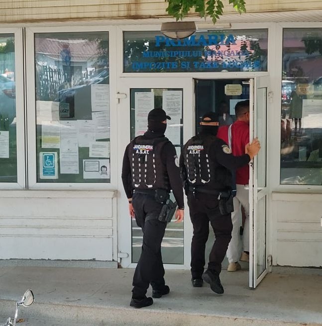 Percheziții DNA la Primăria Mangalia: primarul Cristian Radu, suspectat de mită de peste 500.000 de euro