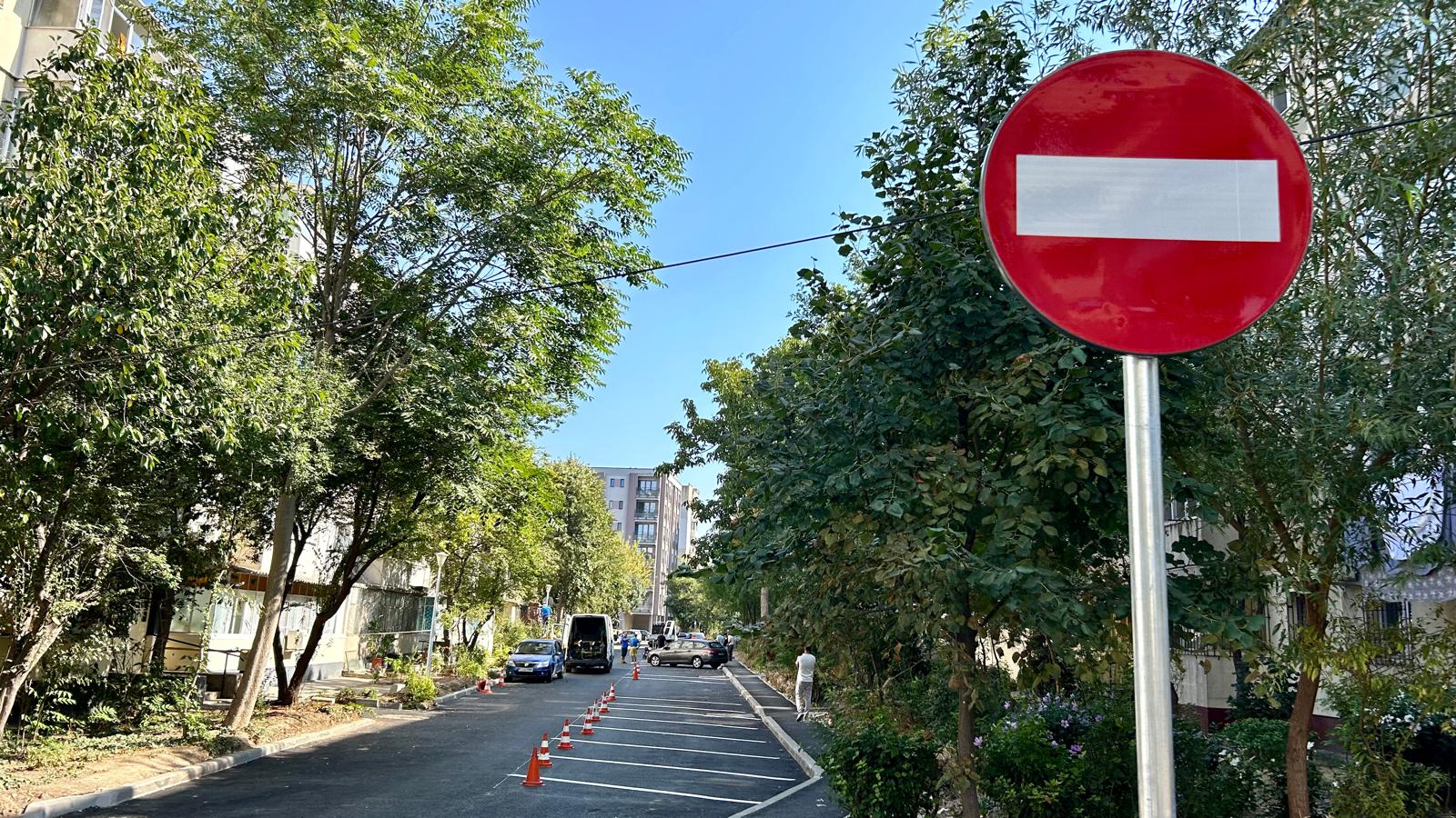 FOTO: Sens unic pe aleea Hortensiei din cartierul Tomis Nord