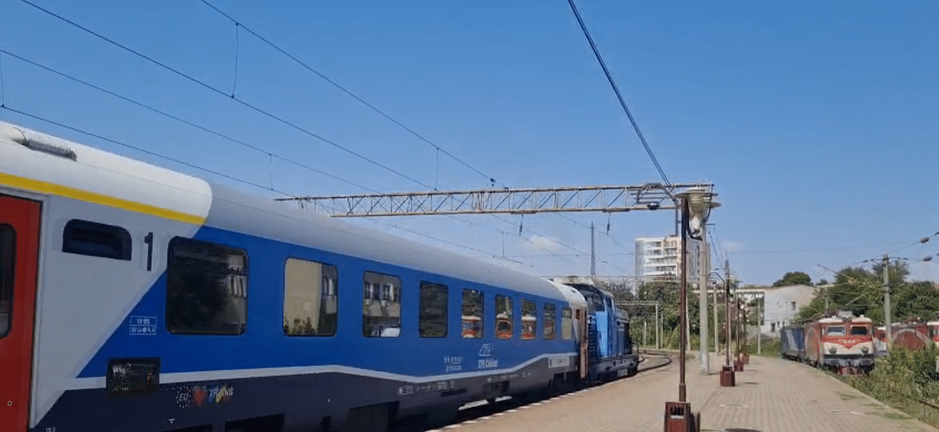 Haos pe calea ferată: echipamente furate, trenuri spre litoral și București blocate cu orele