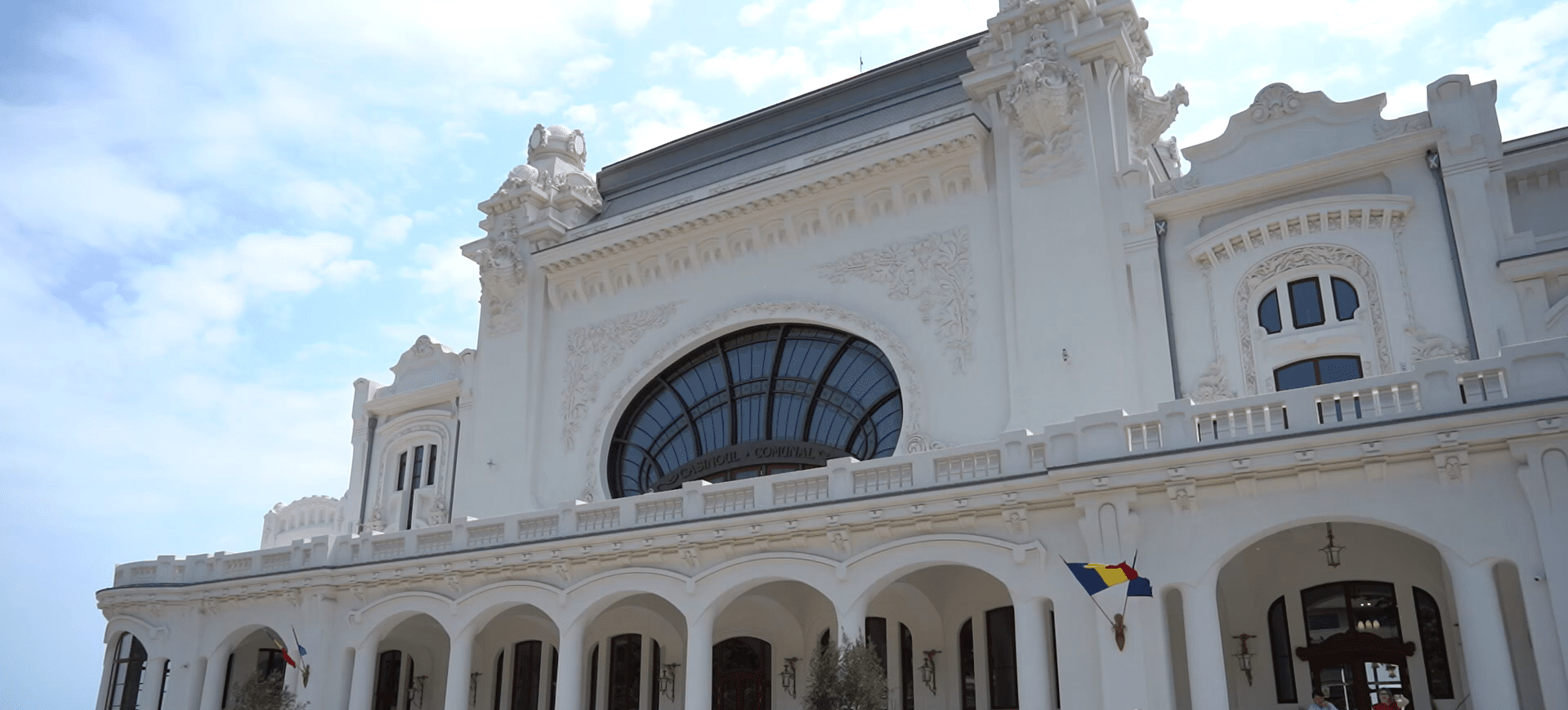 Constanța: Tată revoltat după ce nu a fost lăsat să intre în Cazino cu fiul său mic în cărucior