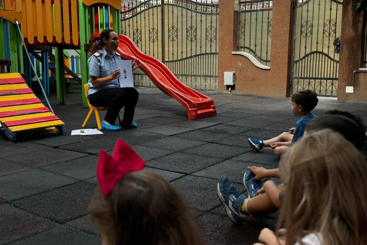 FOTO: Ziua Pompierilor marcată la Constanța, prin activități interactive cu cei mici