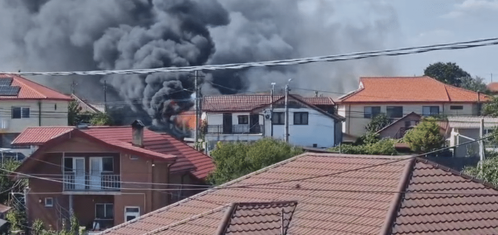 Incendiu violent, în localitatea 23 August
