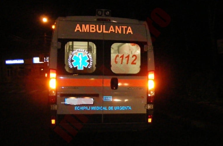 Accident grav la ieșire din Constanța. O mașină s-a răsturnat, un tânăr a rămas încarcerat