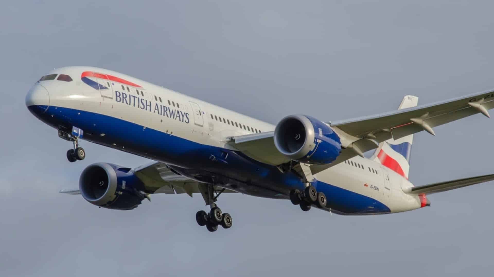 Un zbor Istanbul-Londra, deviat de urgență pe aeroportul Otopeni