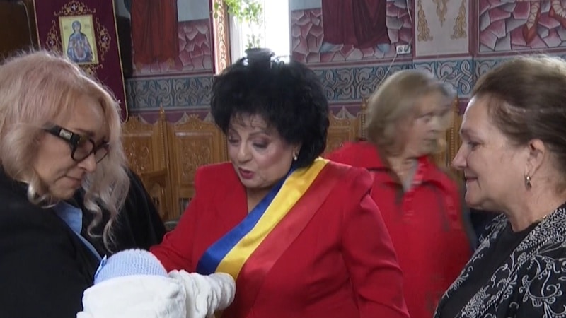 Momente pline de emoție la Cumpăna! Micuțul Angel Andrei, un bebeluș aflat în asistență maternală, a fost botezat