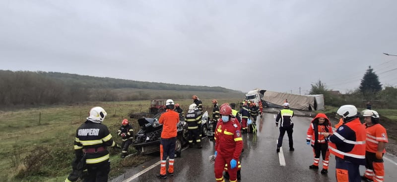 Doi morți din cauza unui TIR scăpat de sub control. VIDEO