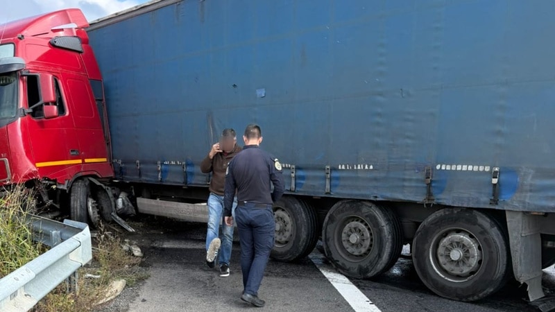 Au ales să ajute, nu să treacă mai departe! Un echipaj de jandarmi a intervenit la un accident produs pe Autostrada A2 – VIDEO