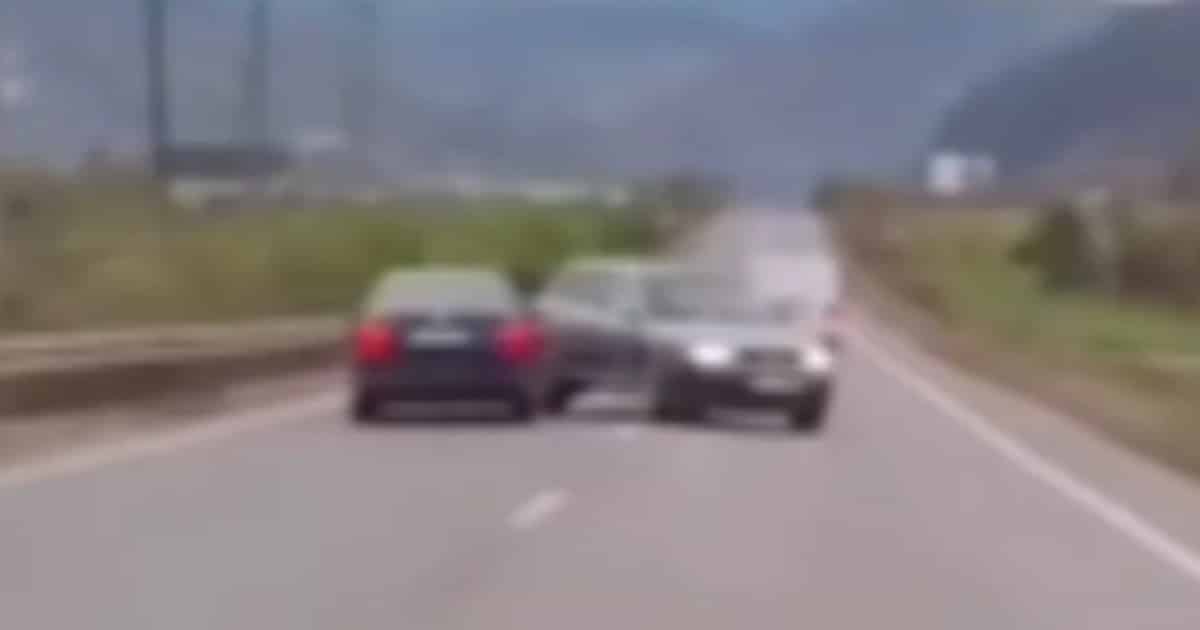 Imagini cu impact emoțional! Accident evitat în ultima secundă – șofer din Mangalia, depășire inconștientă pe DN 17