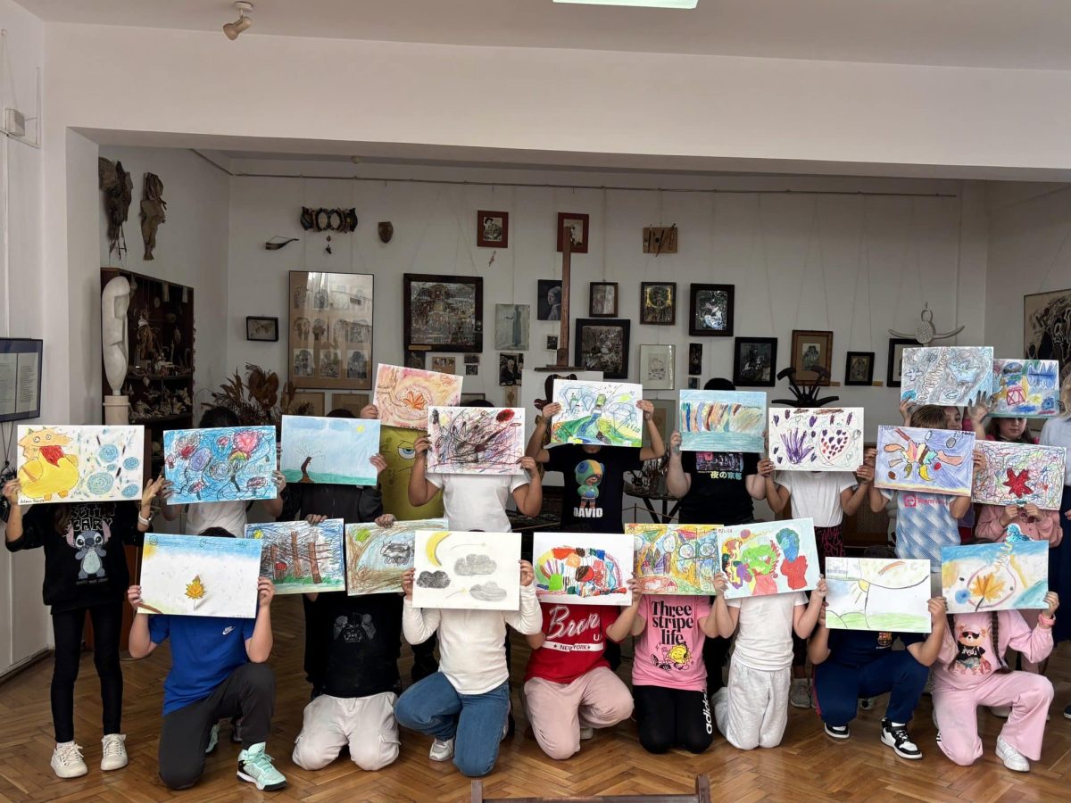 Zi plină de culoare, energie și creativitate la Muzeul de Artă Constanța. Elevii și-au lăsat imaginația liberă la atelierele de creație