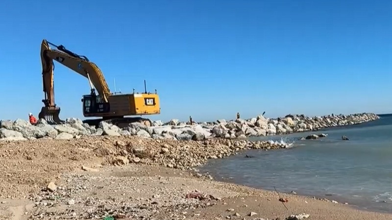 Plaje mai largi la 2 Mai: lucrările de înnisipare sunt în plină desfășurare