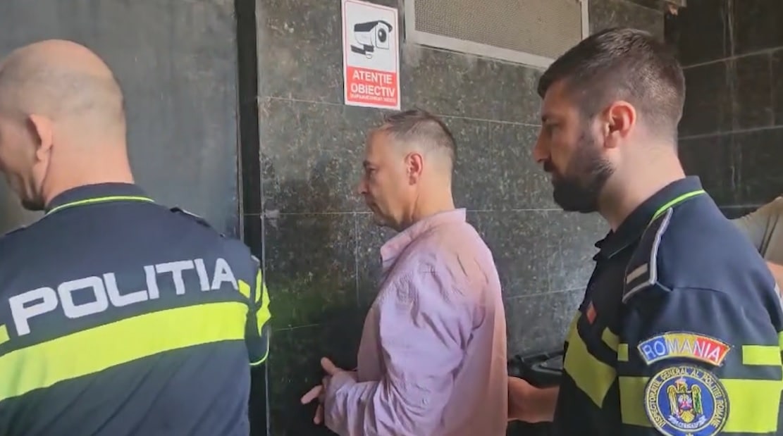 Preotul – profesor rămâne în arest