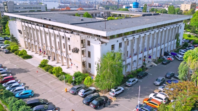 Dezmăț pe bani publici la Primăria Constanța! Taxe tot mai mari, bani risipiți și contracte dubioase